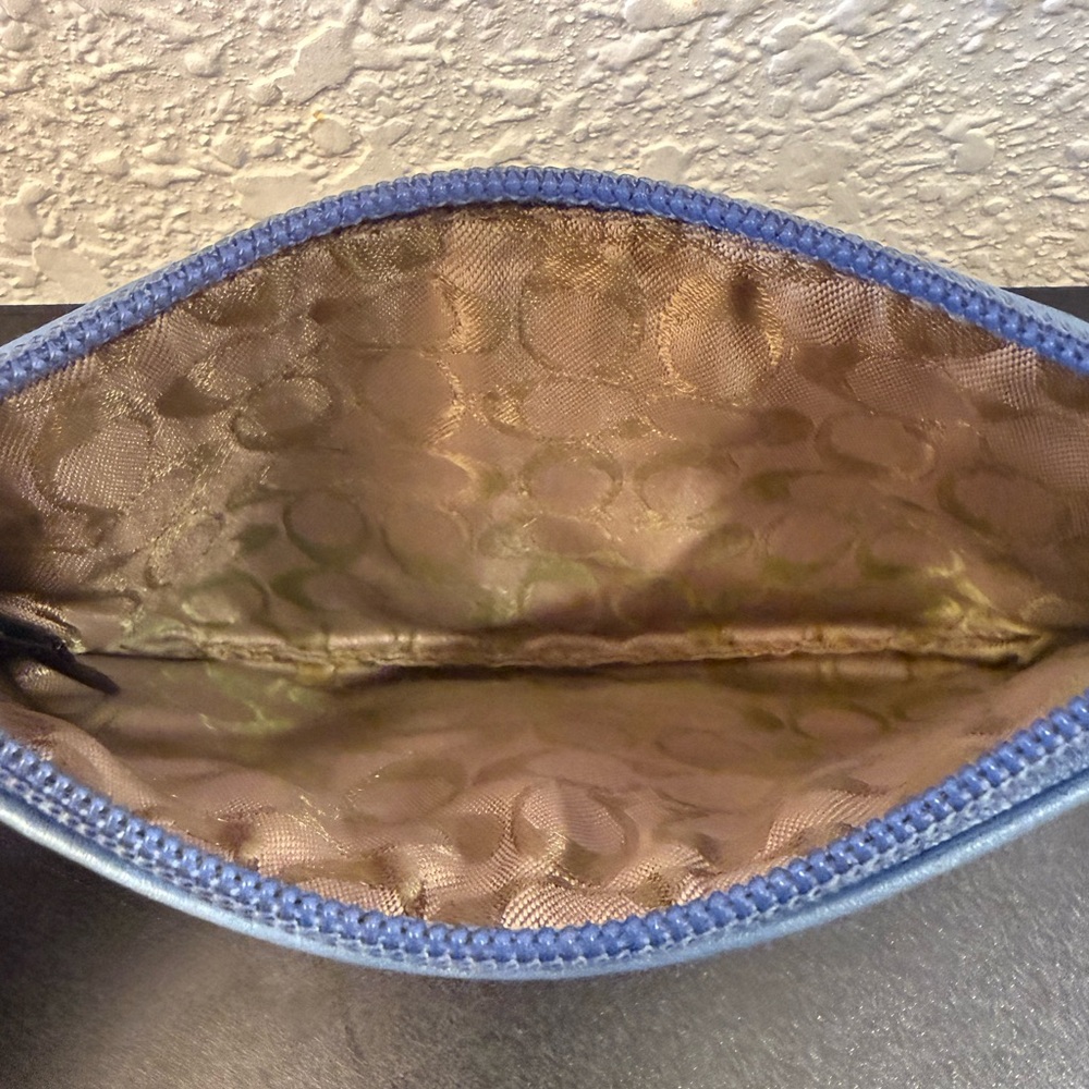 Coach Vintage Legacy Blue Leather Wristlet EUC - Picture 11 of 11